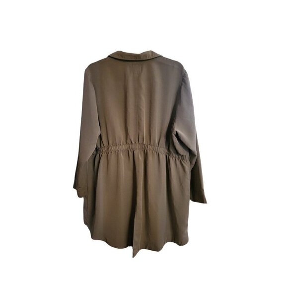 Torrid Duster Jacket. Very thin material. Torrid Size 2 - Picture 3 of 5